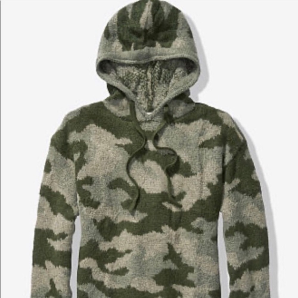 PINK Hooded Sweater Camo